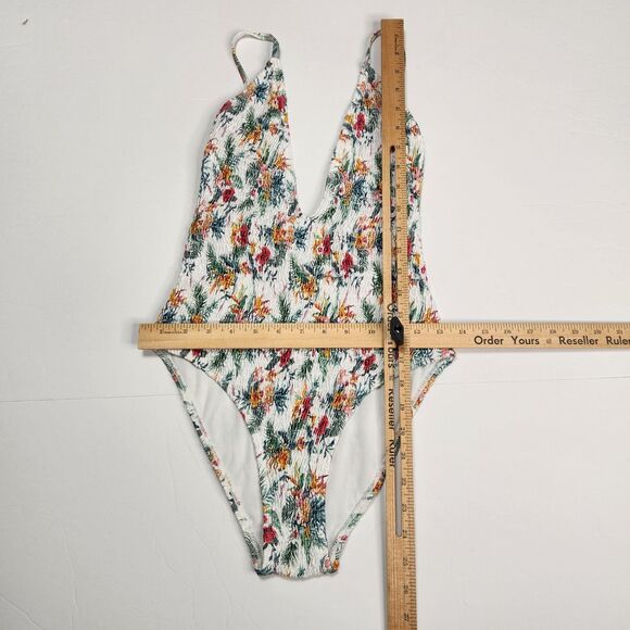 Floral Swimsuit Size 2 Deep V Neck One-Piece Adjustable Straps Stretch White - Picture 10 of 10